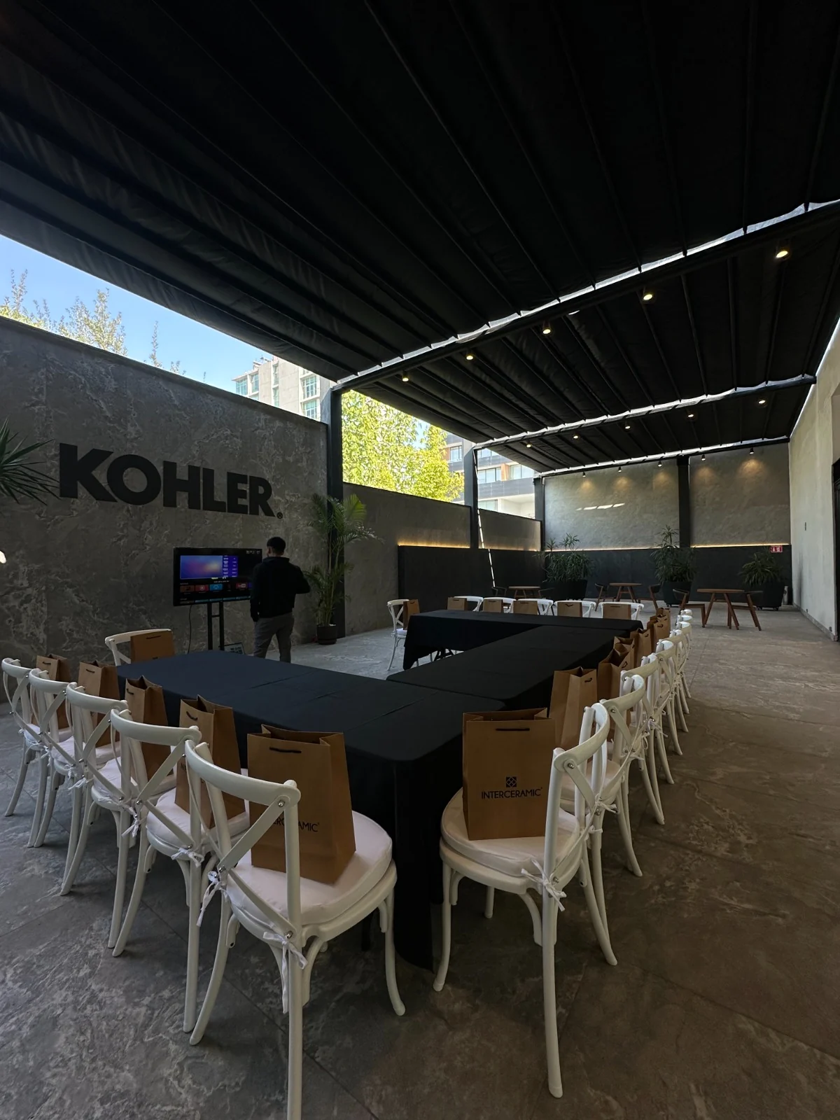 Montaje corporativo